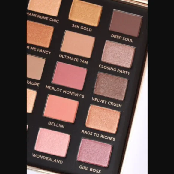 ❣️2/$36 NIB ICONIC London Day to Slay Eyeshadow Palette 20 Shades Retail $62.00 - Picture 11 of 14